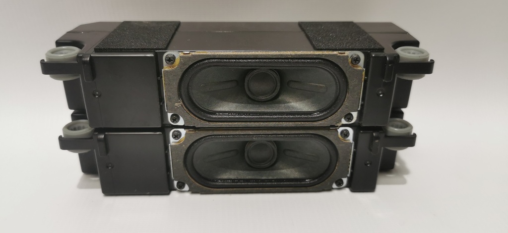 LG 47LA6130 – Paire de haut-parleurs