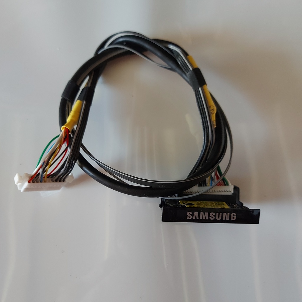 SAMSUNG UE50TU8005K – Bouton marche/arrêt
